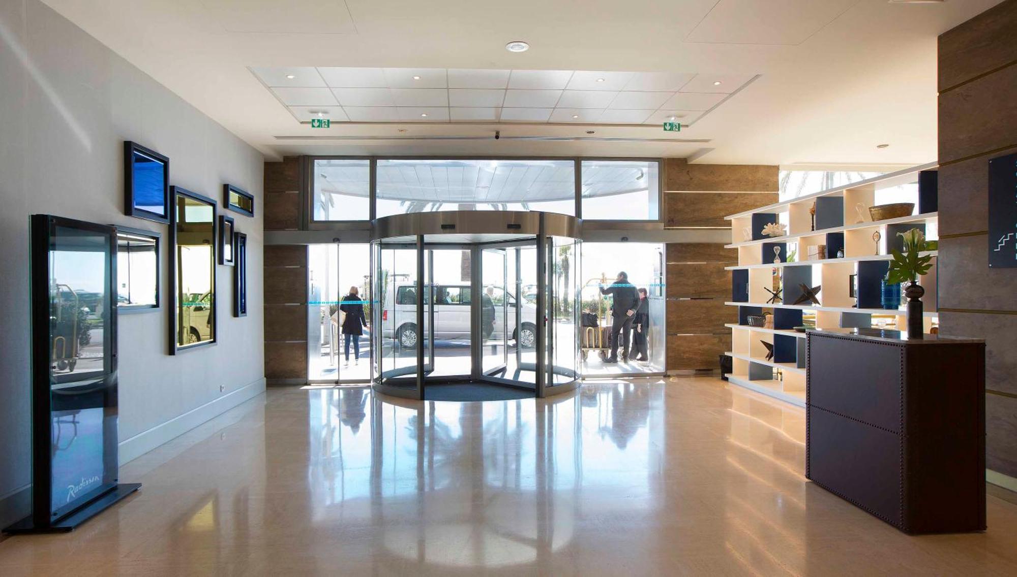 Radisson Blu Hotel Nizza Esterno foto