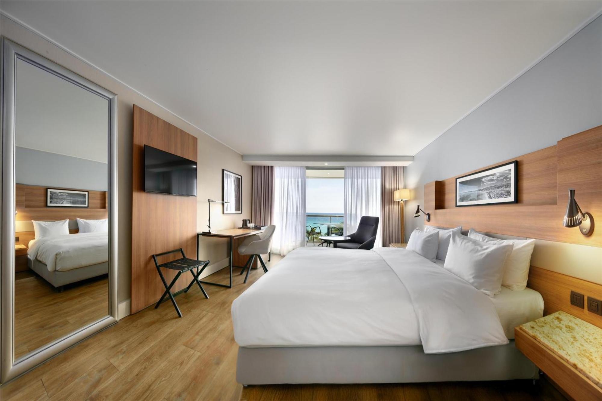 Radisson Blu Hotel Nizza Esterno foto